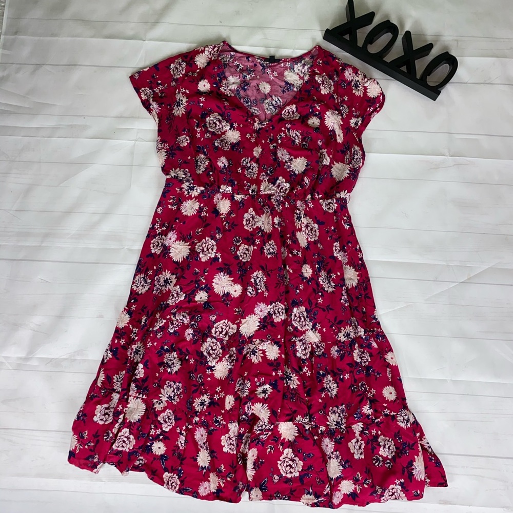 Torrid Pink Floral Short Sleeve Dress 2 - Picture 3 of 12
